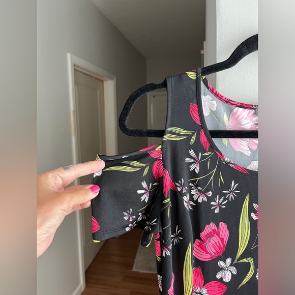 KATE & MALLORY Stretch Knit Cold Shoulder Slit Front Hi-Lo Maxi Dress - Picture 3 of 6